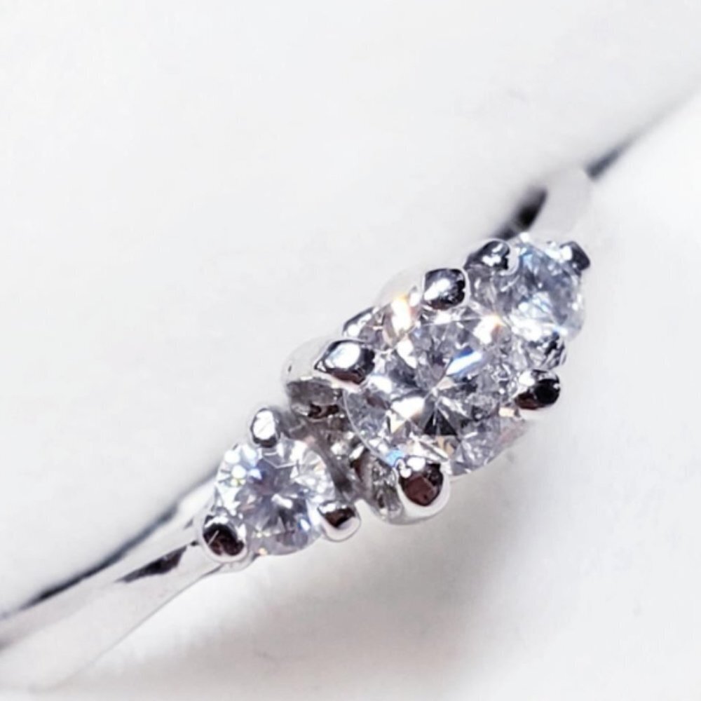 Engagement Ring 10K White Gold & Diamonds Size 6